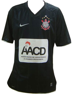 Corinthians apresenta a camisa com símbolo da AACD